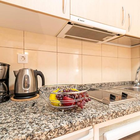 Apartamentos En El Centro De Los Cristianos 阿罗纳 外观 照片