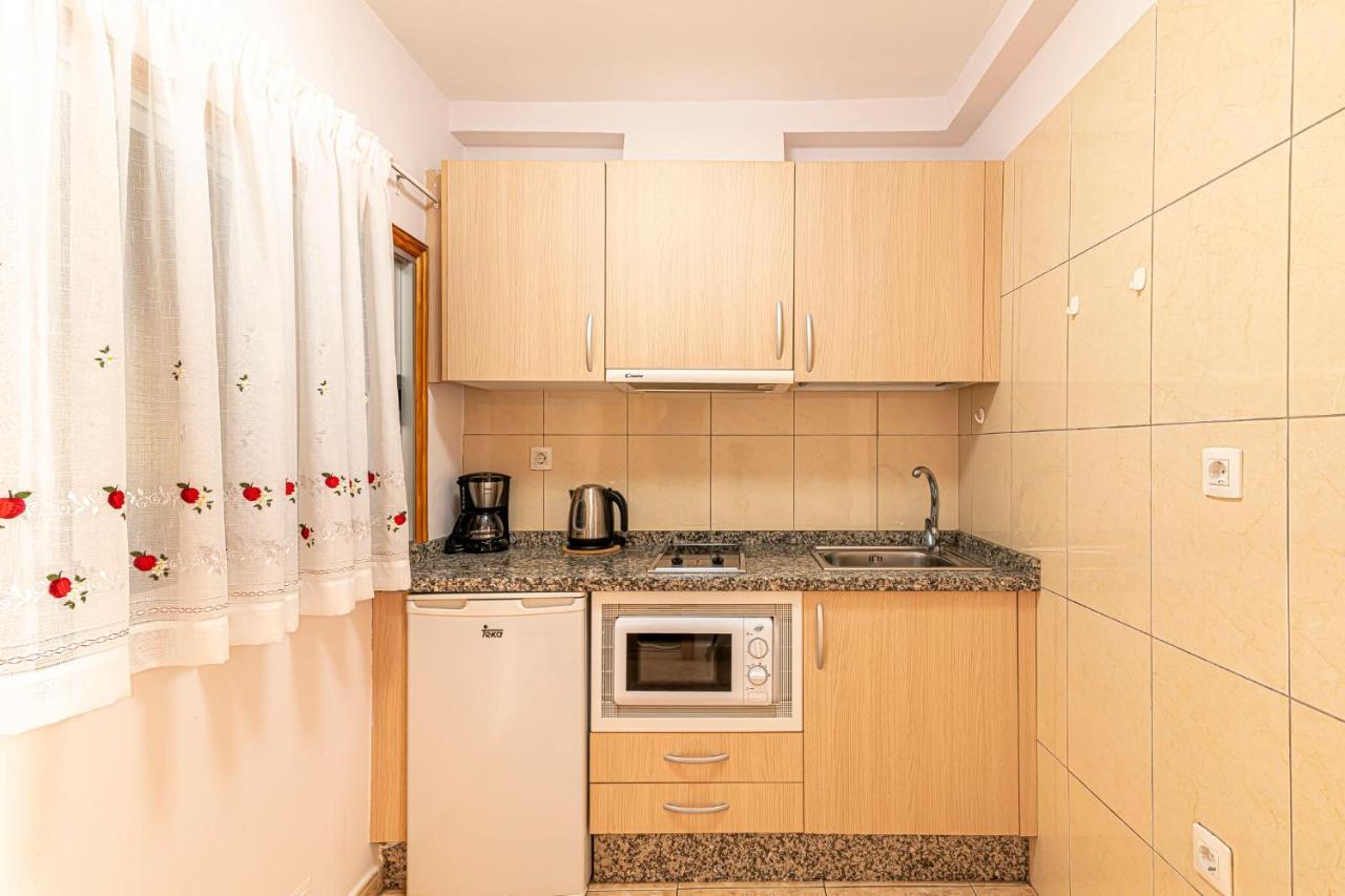 Apartamentos En El Centro De Los Cristianos 阿罗纳 外观 照片