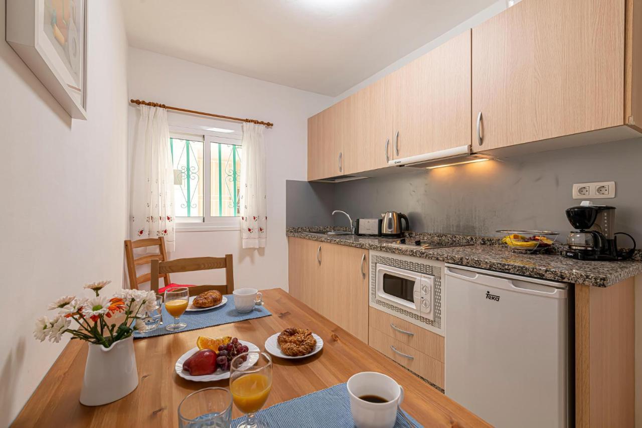 Apartamentos En El Centro De Los Cristianos 阿罗纳 外观 照片