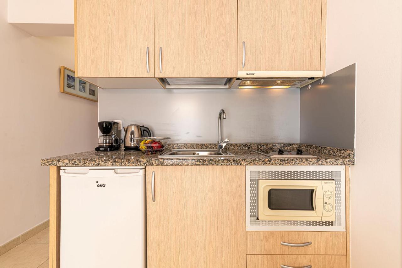 Apartamentos En El Centro De Los Cristianos 阿罗纳 外观 照片