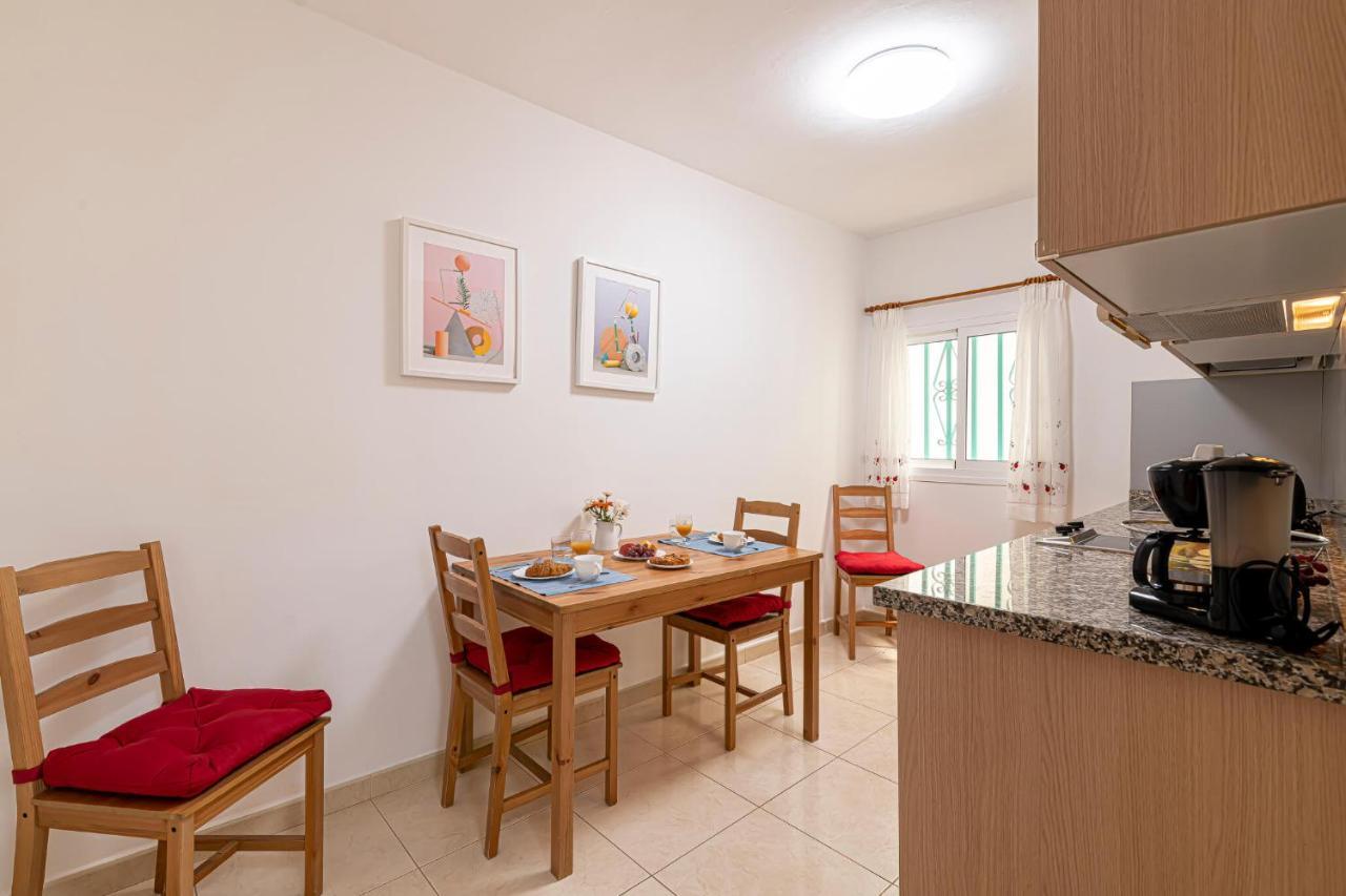 Apartamentos En El Centro De Los Cristianos 阿罗纳 外观 照片