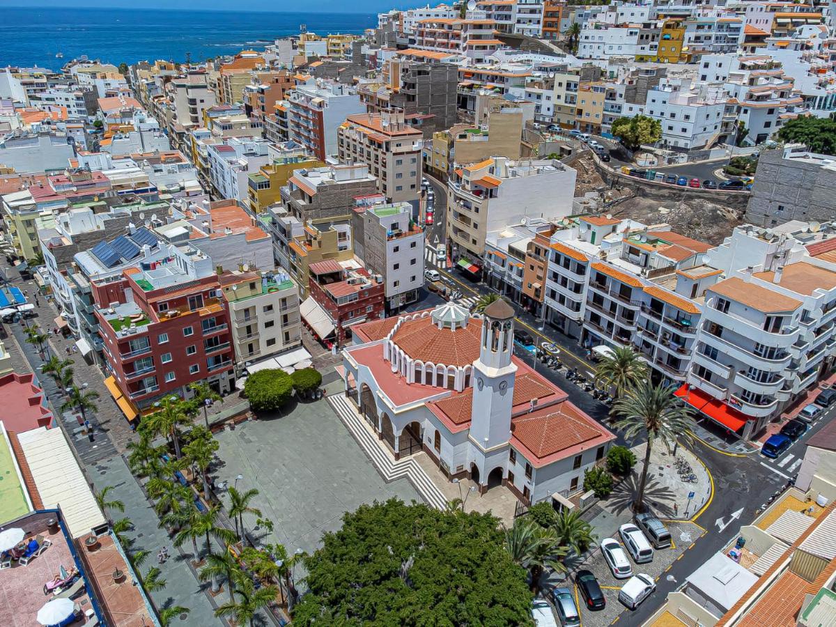 Apartamentos En El Centro De Los Cristianos 阿罗纳 外观 照片